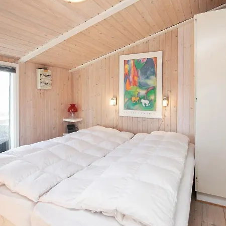 Дом отдыха 8 Person In