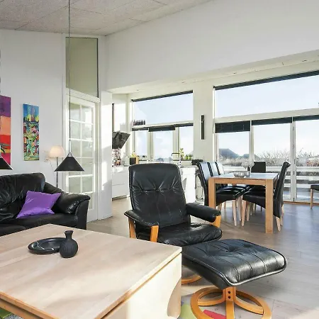 Дом отдыха 8 Person In *