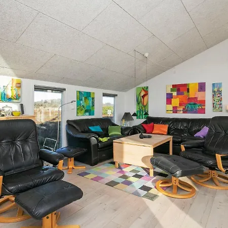 8 Person In Дом отдыха