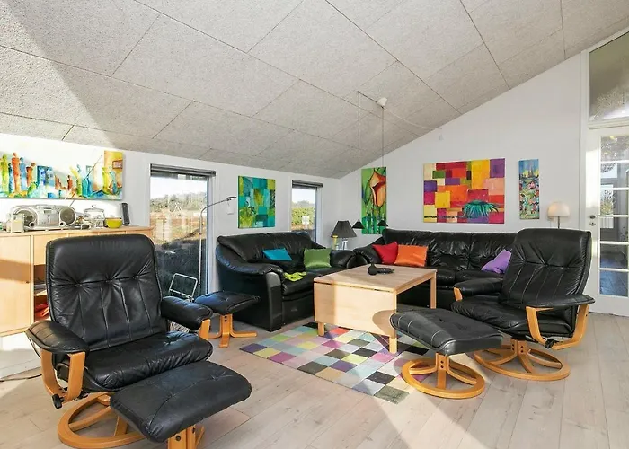 8 Person In בית נופש